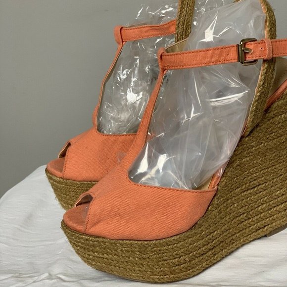 Shoe Dazzle Wedge T-Strap Peach Size 6 - Picture 2 of 6